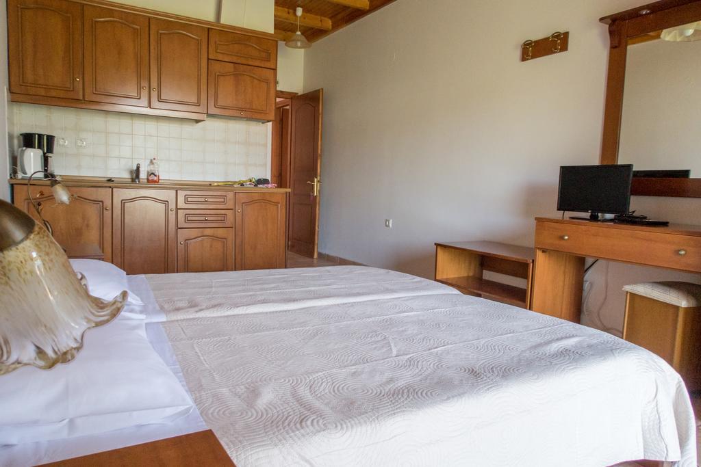 Maria Apartments Agios Georgios Pagon Bagian luar foto