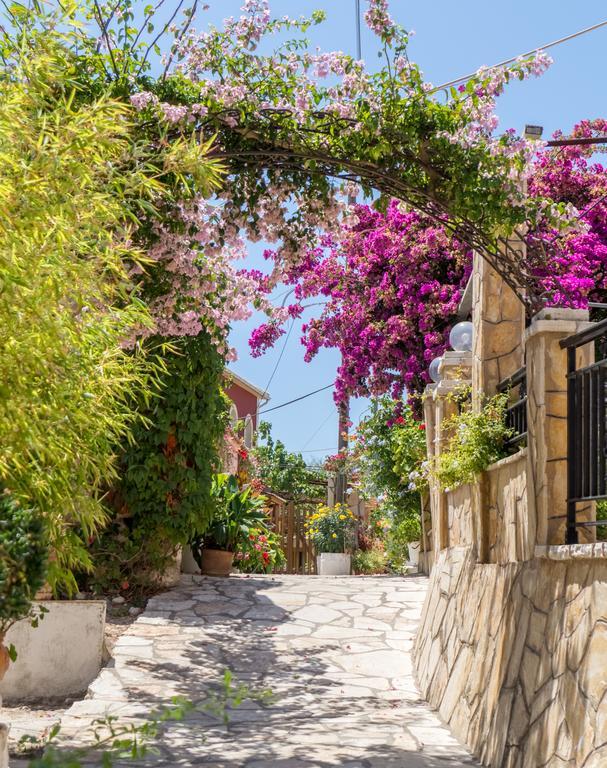 Maria Apartments Agios Georgios Pagon Bagian luar foto
